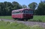 798 652-4  mit der alten Siegelsbacher Kaserne gen Obergimpern fahrend. 20.5.2024 