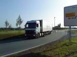 LKW SZM Mercedes-Benz Actros 1844 mit Khlkofferauflieger auf der Rckfahrt vom ALDI Zentrallager am 24.09.2013