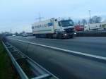 SZM Mercedes-Benz Actros mit Khlkofferauflieger der Spedition Allie Kuipers gesehen auf de A 61, Hhe Raststtte Dannstadt, am 15.01.2014