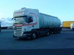 LKW SZM SCANIA R 500 mit Chemietankauflieger der Spedition Giezendanner auf dem Autohof in Grnstadt am 18.09.2013