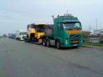 SZM Volvo FH16 610 mit Tieflader-Auflieger gesehen auf dem Rasthof Dannstadt an der A 61 am 18.03.2014