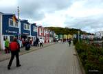 Helgoland, Hafenstraße im Unterland mit Hummer- und Fischbuden. Aufnahme 2010-08.