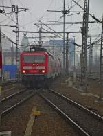 143 306 erreicht am 6.3.14 mit einem RB14-Ersatzzug den Bahnhof Berlin-Ostbahnhof.