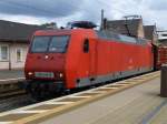 Bad Herfeld am 20.8.13 mit 145 048 und nach Hefe riechendem Gterzug.