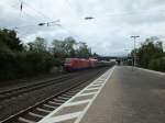 146 027 durchfhrt am Morgen des 3.6.13 den S-Bahnhof Angermund.