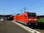 RE6 nach Minden mit 146 268 beim Halt in Löhne, 30.9.15.