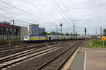 Ein metronom-Zug mit 146 531 am Zugschluss verlässt auf dem Weg nach Uelzen den Hannoveraner Hbf.