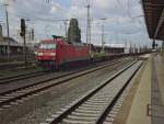 152 123 spielt am 21.08.14  Fahrdienstleiters Schrecken , als sie bei der Einfahrt in den Bremer Hauptbahnhof mit einem seeehr langen KLV-Zug einmal fast alle Gleise kreuzt.