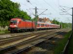 182 024 bremst am 21.5.14 gerade mit ihrer RB nach Eisenach für den Halt in Bischleben.