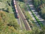 Ein Gterzug fhrt in den Loreleytunnel ein.