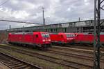 Auf den Abstellgleisen sdlich der Bahnsteige im Bahnhof von Wanne-Eickel sind oft zahlreiche Loks abgestellt, die auf ihren nchsten Einsatz im Gterzugdienst warten.