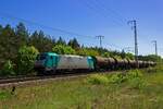 Mit einem Kesselwagen-Ganzzug durchfuhr 186 241 am 08.05.2023 die Berliner Wuhlheide.