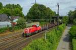 Mit einem Leerzug rollt 261 102 am 02.08.22 durch Oberhausen-Osterfeld in Richtung Westen.