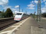 401 085 durchfährt hier am 11.08.14 Lüneburg.