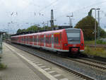 RE11 Richtung Düsseldorf Hbf, am 27.8.18 wegen einer Baustelle in Unna unterwegs. Vorne 425 057, hinten 425 079.