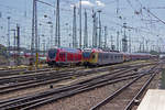 446 013 und der HLB-FLIRT 427 541 in der Abstellung im Vorfeld des Frankfurter Hbf.