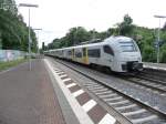 460 013 verlsst am 06.08.2012 den Bahnhof Brhl.