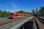 Auf der S31 fahren die S-Bahn-Triebzge 490 022 und 490 010von Hamburg-Altona bis nach Neugraben im uersten Sdwesten der Hansestadt.