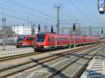 RE 56 (642 572) und RE 1/3 (612 033 hinten) begegnen sich am 10.3.14 im Erfurter Hauptbahnhof.