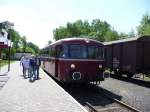 798 760 der Vulkaneifelbahn (VEB) ist am 05.06.2010 am Endpunkt der Kasbachtalbahn in Kalenborn am Rande des Rheintals angekommen und wartet auf seine Rckfahrt nach Linz (Rhein).