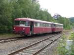 Eine Schienenbusgarnitur der Vulkaneifelbahn fhrt in Daun ein.