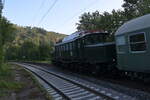 194 088 mit einem SDZ durch Neckargerach am 24.8.2024. Leider konnte ich keine bessere Aufnahme machen, da mir eine S1 nach Osterburken den Zug zugefahren. Normalerweise haben die Züge reichlich 5 min Verspätung, nur nicht an dem Morgen.