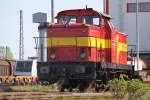 V60 vom Kombiwerk Rostock-Seehafen abgestllt vor dem BW im Hintergrund steht eine unbekannte Railpool 186er.01.05.2012