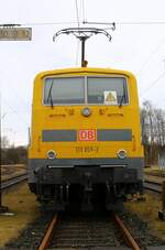 Elloks der BR 111 haben sich zum Glck selten in Flensburg blicken lassen, deshalb ist eine Portraitaufnahme der Exotin 111 059 im ehemaligen Bw Flensburg am 30.03.2022 vertretbar.