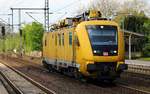 Als Nbz 92575(AJ - AHAR) kam gestern der HIOB 9 711 103-2 nach erledigter Oberleitungspflege bei Jübek fast pünktlich durch Schleswig gedieselt. 05.05.2015