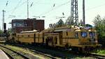 DB Bahnbau Gruppe USM 903 99 80 9424 027-7  Babsi  + SSP 951 99 80 9425 076-3 beim tanken in Neuwied.