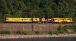 Vossloh Rail Center Bauzug bestehend aus dem ex NE 81 einem Res Wagen und der Linsinger Schleifeinheit 3721-001. Kestert 15.08.2025
