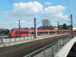 Eine Doppeltraktion TALENTe (an der Spitze 442 133) erreicht am 2.10.13 Berlin Hauptbahnhof.