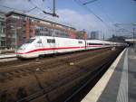 402 023 und 402 007, der Bond-ICE, verlassen am 6.3.14 Berlin Ostbahnhof und begeben sich auf die Fahrt in Richtung Ruhrgebiet.