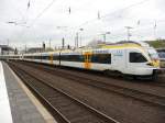 ET6.02 und ein weiterer FLIRT der eurobahn fahren in den Dsseldorfer Hauptbahnhof ein.