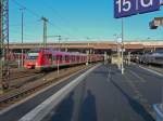 422 058 und 031 erreichen am 02.01.15 als S8 auf der Fahrt von Solingen nach Dortmund Düsseldorf.