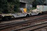 containertragwagen der gattung SGGMRS,zugelassen unter 31 80 4954 342-0 war zusehen in einen ganzzug beim bf hh-harburg,24.07.14