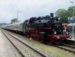 W�hrend die PRESS 242 001,in Bergen/R�gen,am 30.Mai 2026,zur�ck bleiben mu�te,�bernahm die 86 1333 den Sonderzug,aus Zwickau,bis Putbus.