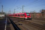 620 016 fährt am 25.02.15 als Regionalbahn 24 aus Köln-Deutz aus.