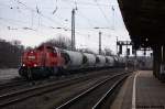 DB-Gravita 261 044-2 mit einem gemischtem Gterzug in Magdeburg-Neustadt Richtung Hauptbahnhof unterwegs.