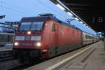 101 009-9 mit IC 2217(Stralsund-Stuttgart)kurz vor der Abfahrt im Rostocker Hbf.31.12.2018