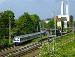 National-Express-Ersatz-RB 48, geschoben von 110 496 bei der Abfahrt in Barmen, 11.5.18.