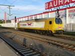 Die Maxima 40 CC der BLP Wiebe Logistik GmbH (92 80 1264 011-8 D-BLP) am 5.5.13 in Wuppertal, wo sie seit einigen Tagen vor einem Schotterzug steht.