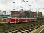 Eine S8 nach Hagen in Oberbarmen (1440 311 vorne), 23.12.15.