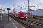 Als S8 nach Mnchengladbach verlsst 1440 306 zusammen mit einem weiteren 1440 am 03.04.21 Wuppertal-Oberbarmen.