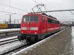 111 128 steht mit dem Kiffer-Express RE 13 im Bahnhof Venlo und wartet auf die Rckfahrt Richtung Mnchengladbach Hbf.(13.02.10)