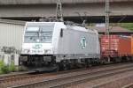 E 186 185-5 von ITL bei der Durchfahrt im Bahnhof Hamburg-Harburg.(23.07.2011)