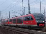 RE 13127 von Wismar nach Tessin bei der Ausfahrt im Rostocker Hbf.(25.02.2011)