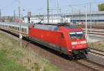 101 068-5 mit IC 2239 von Warnemnde nach Dresden Hbf kurz nach der Ausfahrt im Rostocker Hbf.(29.04.2011)