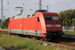 101 071-9 beim Rangieren im Bahnhof Warnemnde.20.08.2011