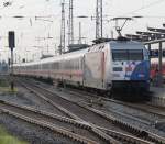 101 060-2 mit IC2217 Stralsund-Stuttgart bei der Ausfahrt im Rostocker Hbf.11.09.2011